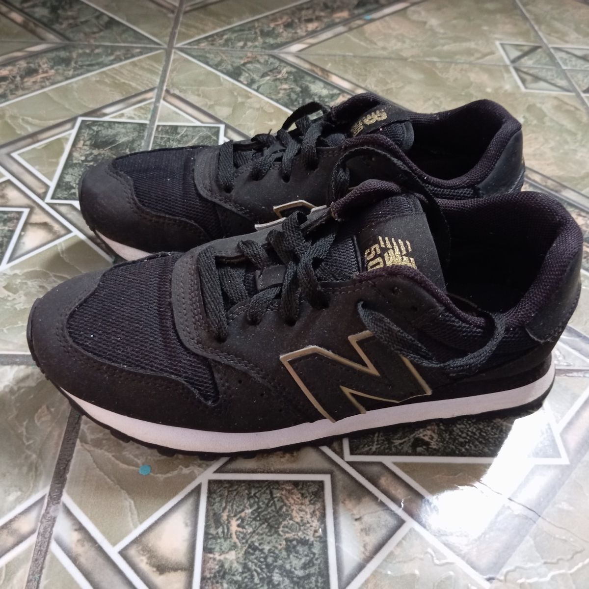 New balance 373 preto e clearance dourado