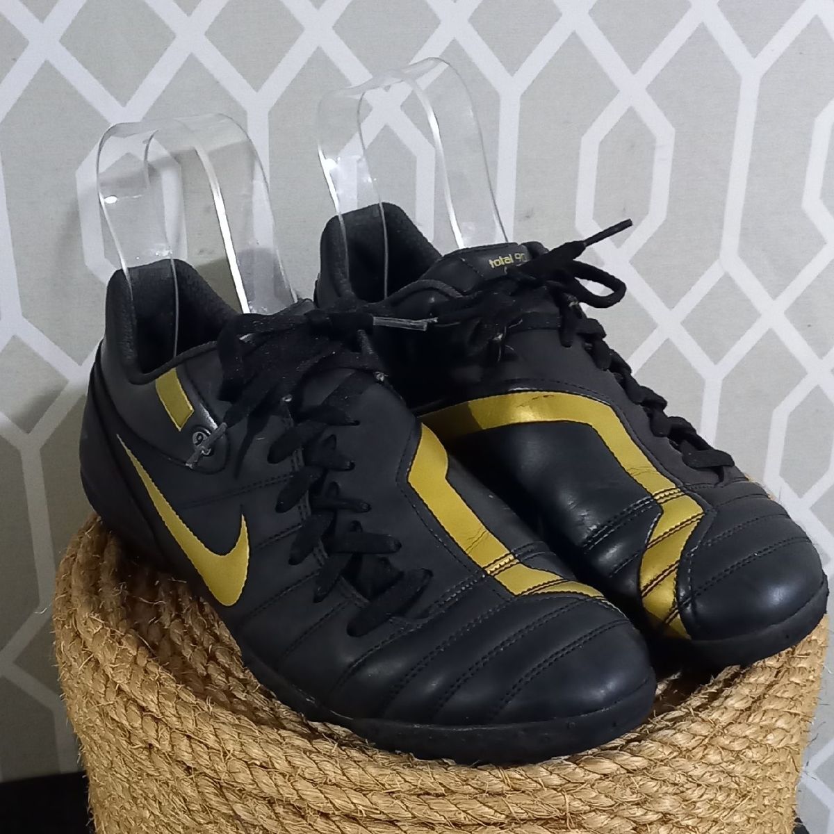 Chuteira society hot sale nike 40