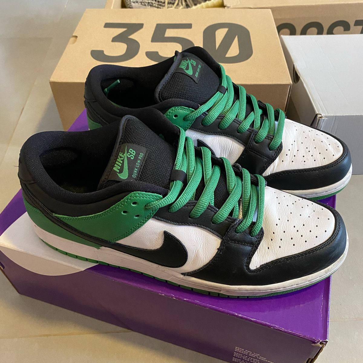 Green nike hot sale sbs