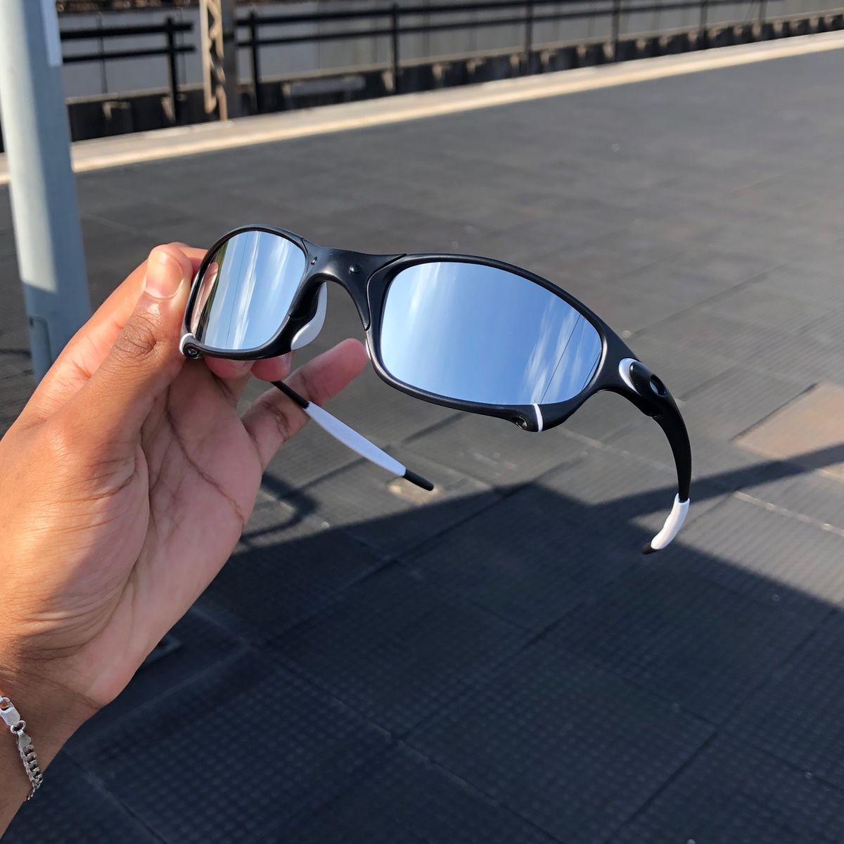 Óculos de Sol Oakley Lente Azul Metal Juliet 24k Lupa Mandrak | Óculos  Feminino Oakley Nunca Usado 56454389 | enjoei