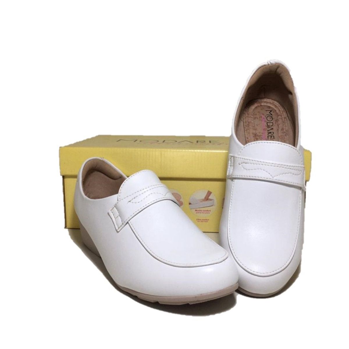 sapato branco confortavel