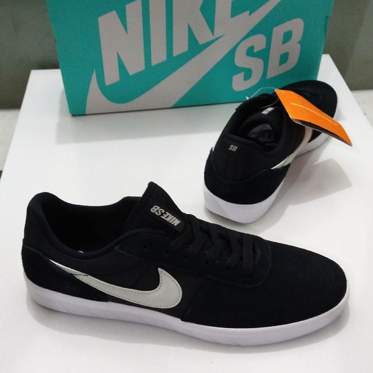 Nike sb team classic black white online