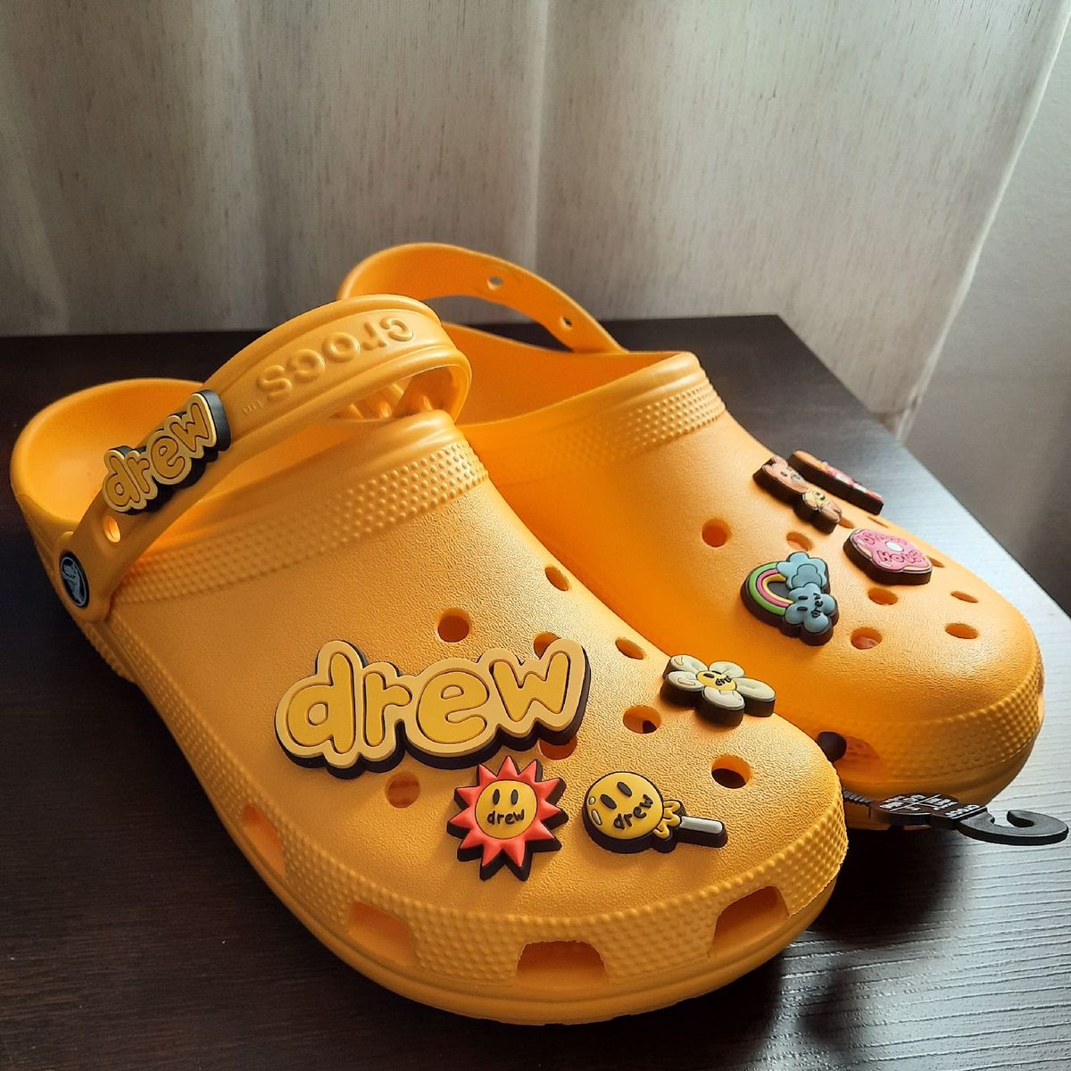 Drew crocs best sale