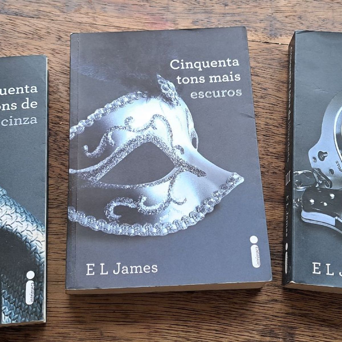 Cinquenta-Tons-Mais-Escuros-E-L-James-1