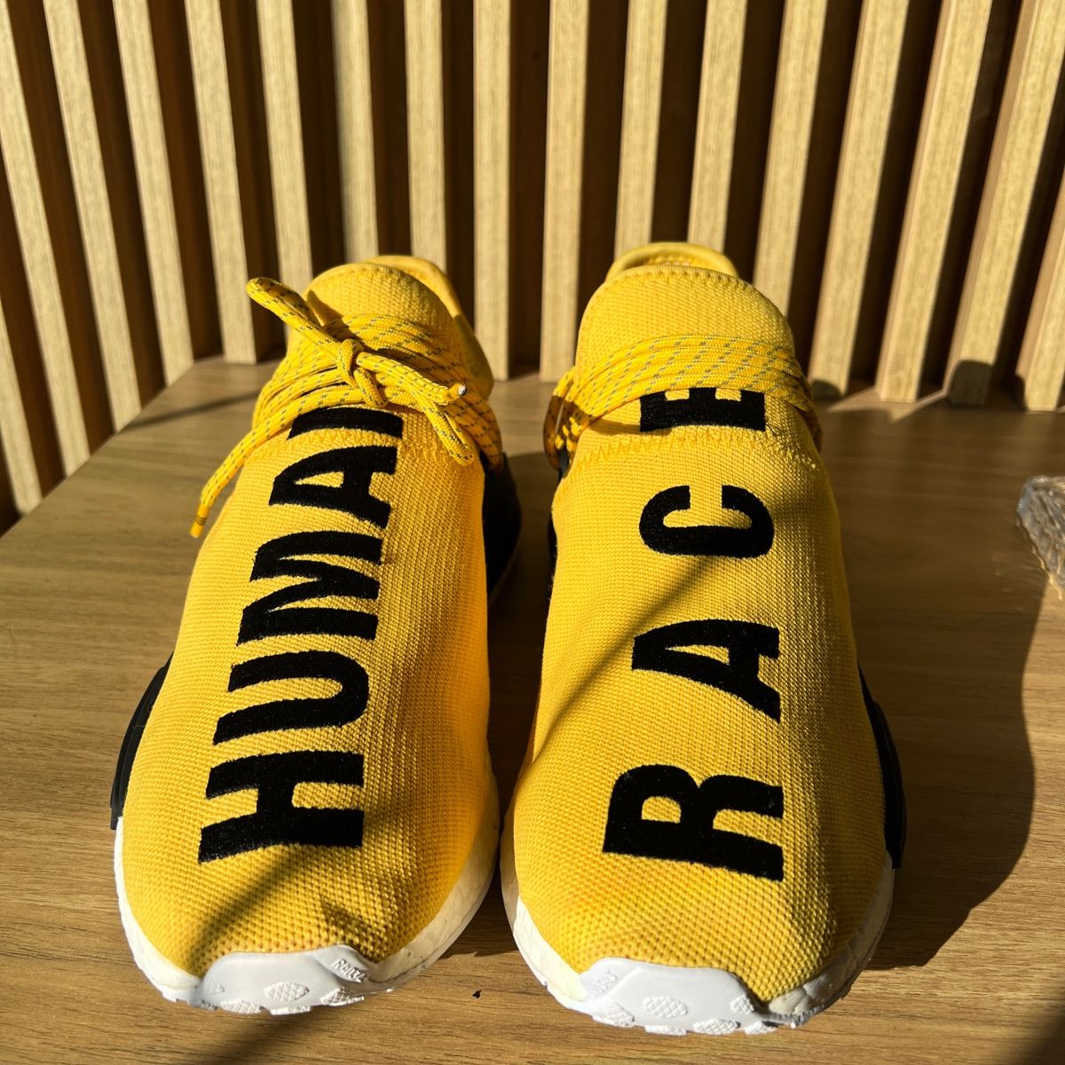 Adidas human shop race amarelo