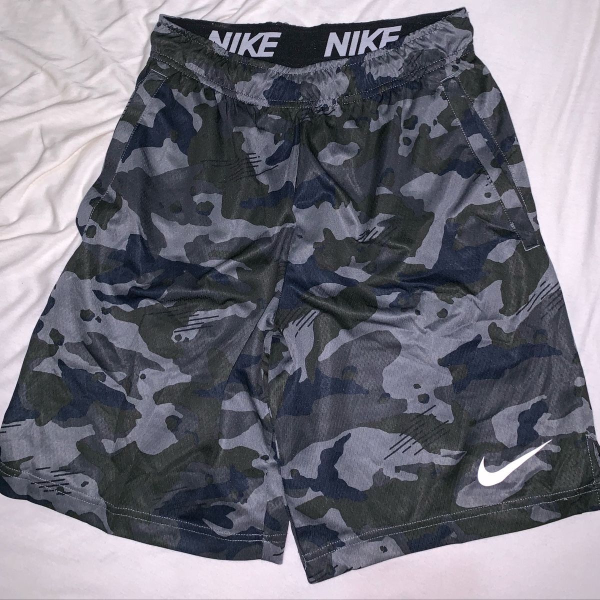 bermuda moletom nike camuflada