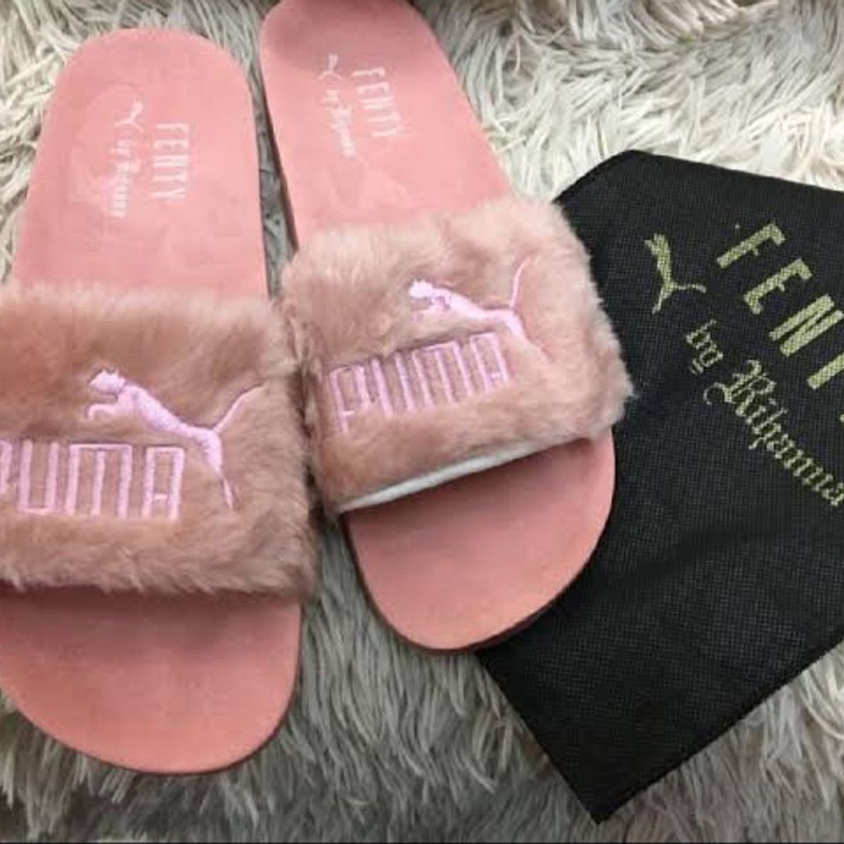 chinelo de pelinho puma