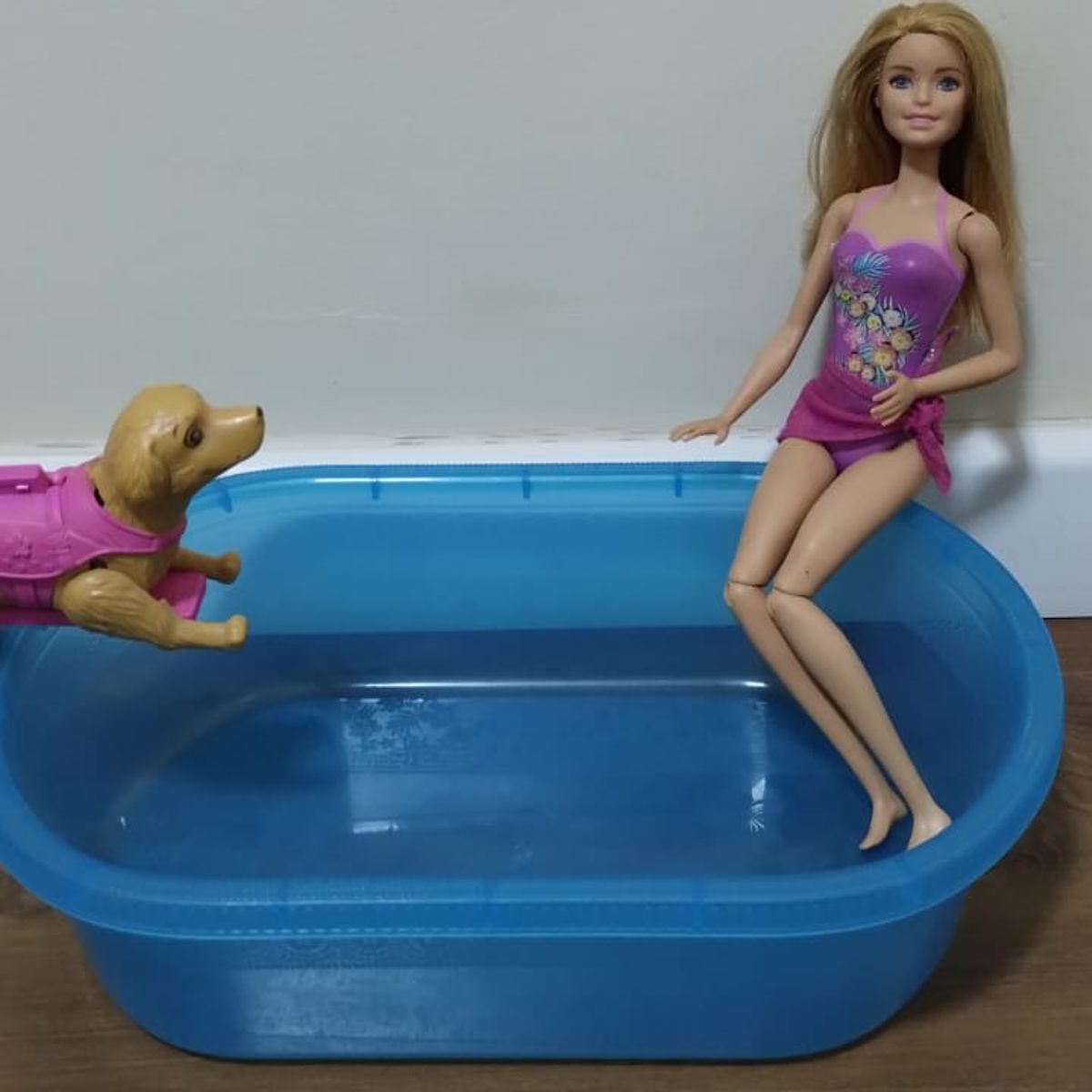 Barbie Corrida de Cachorrinhos Na Piscina, Brinquedo Barbie Usado 74580502