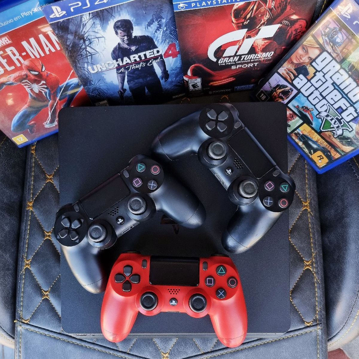 Playstation 4 Ps4 Semi Novo 1TB + 2 Controles Originais + GTA V