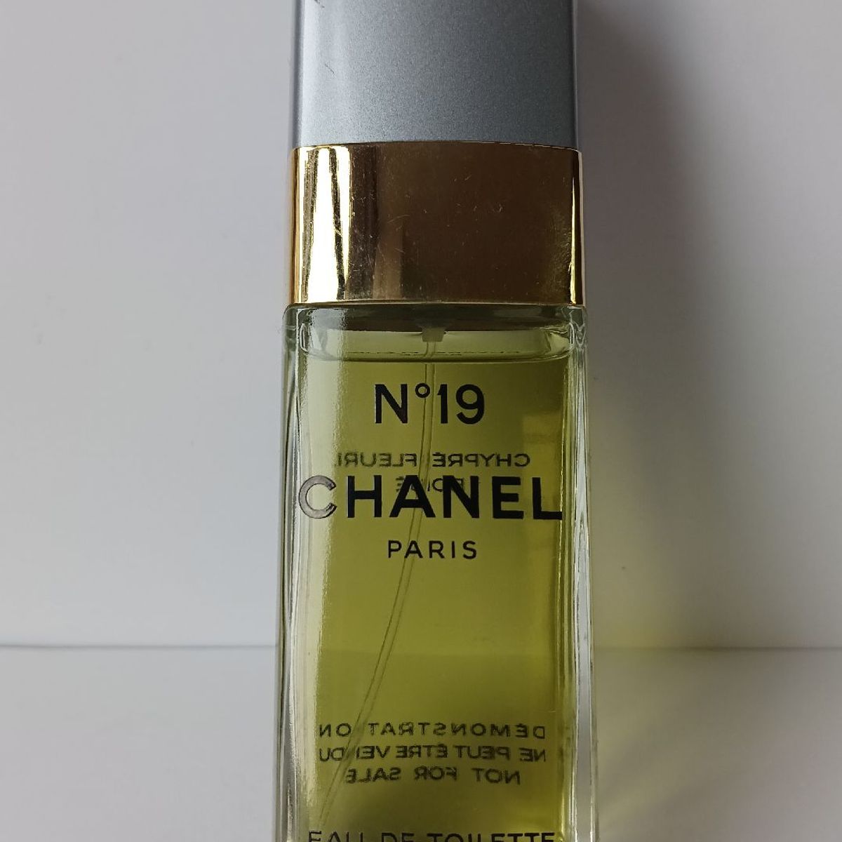 PERFUME CHANEL - N° 19 - EAU DE TOILETTE - FEMININO - 100 ML