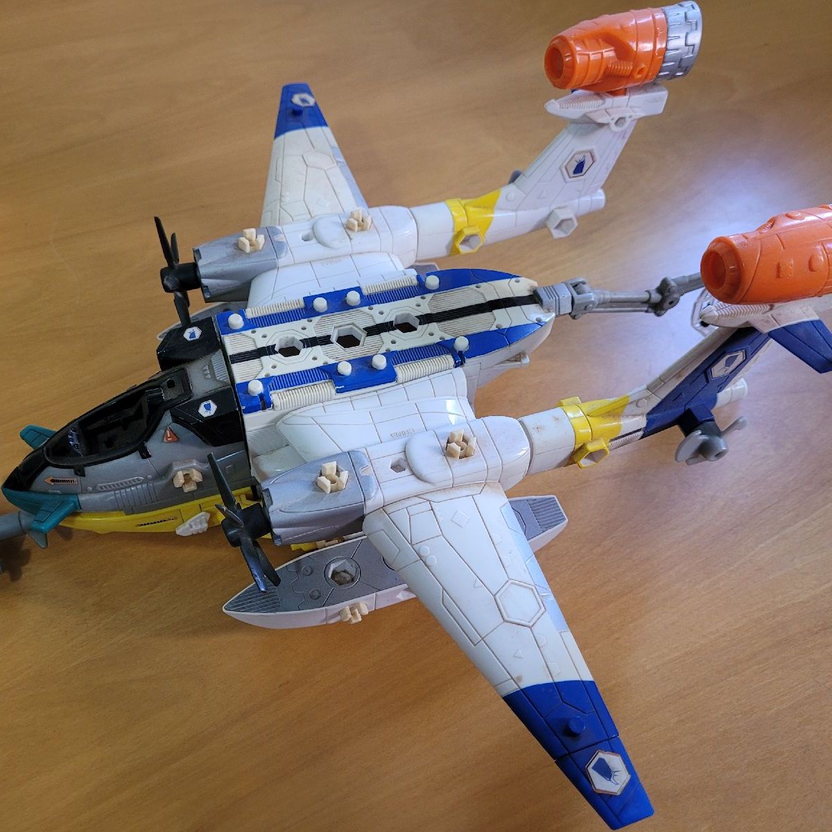 Avião de Brinquedo Articulado Infantil Comando Fighter – 1 Unidade