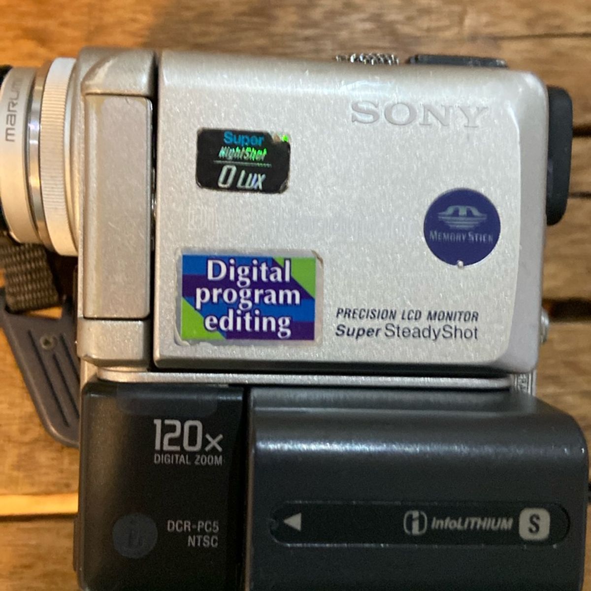 Handycam Sony Super Steady Shot 120 X Digital Zoom Dcr-Pc 5 Ntsc