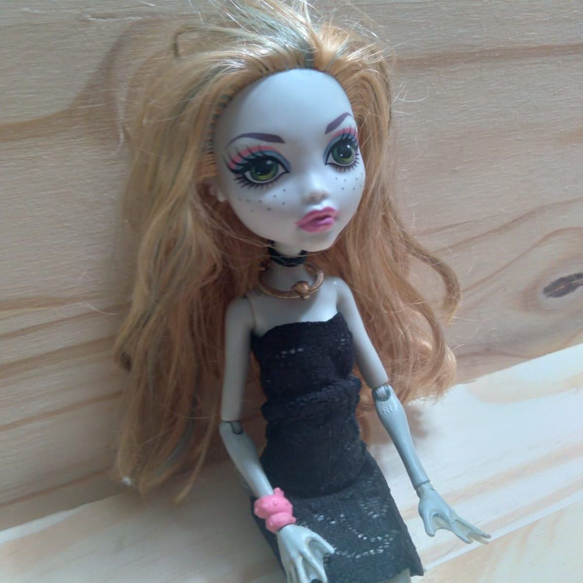 Preços baixos em Mattel de Madeira Boneca Ever After High Bonecas e  Brinquedos