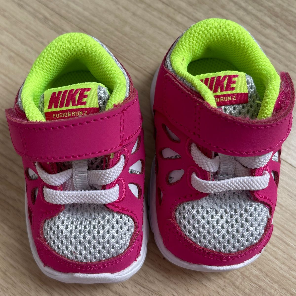 Nike infant sale shoes size 2