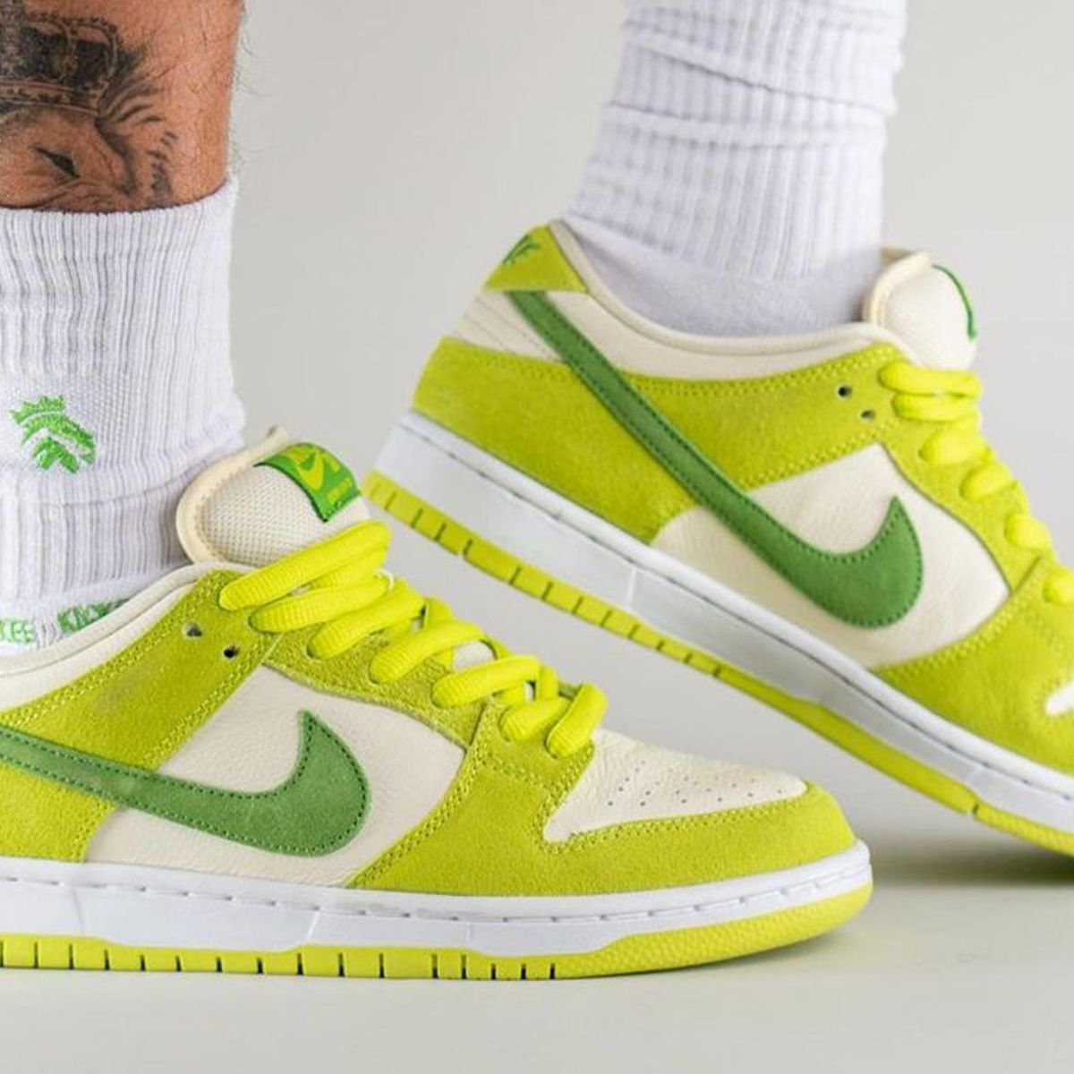 nike dunk green apple