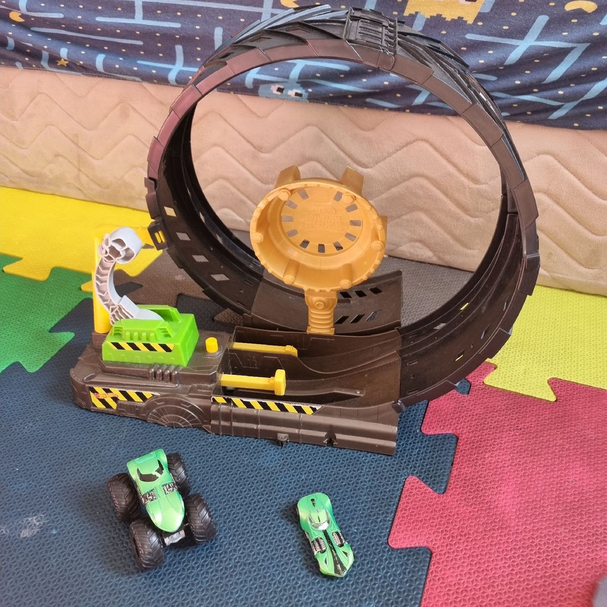 Pista Hot Wheels Looping Monster Truks Mattel