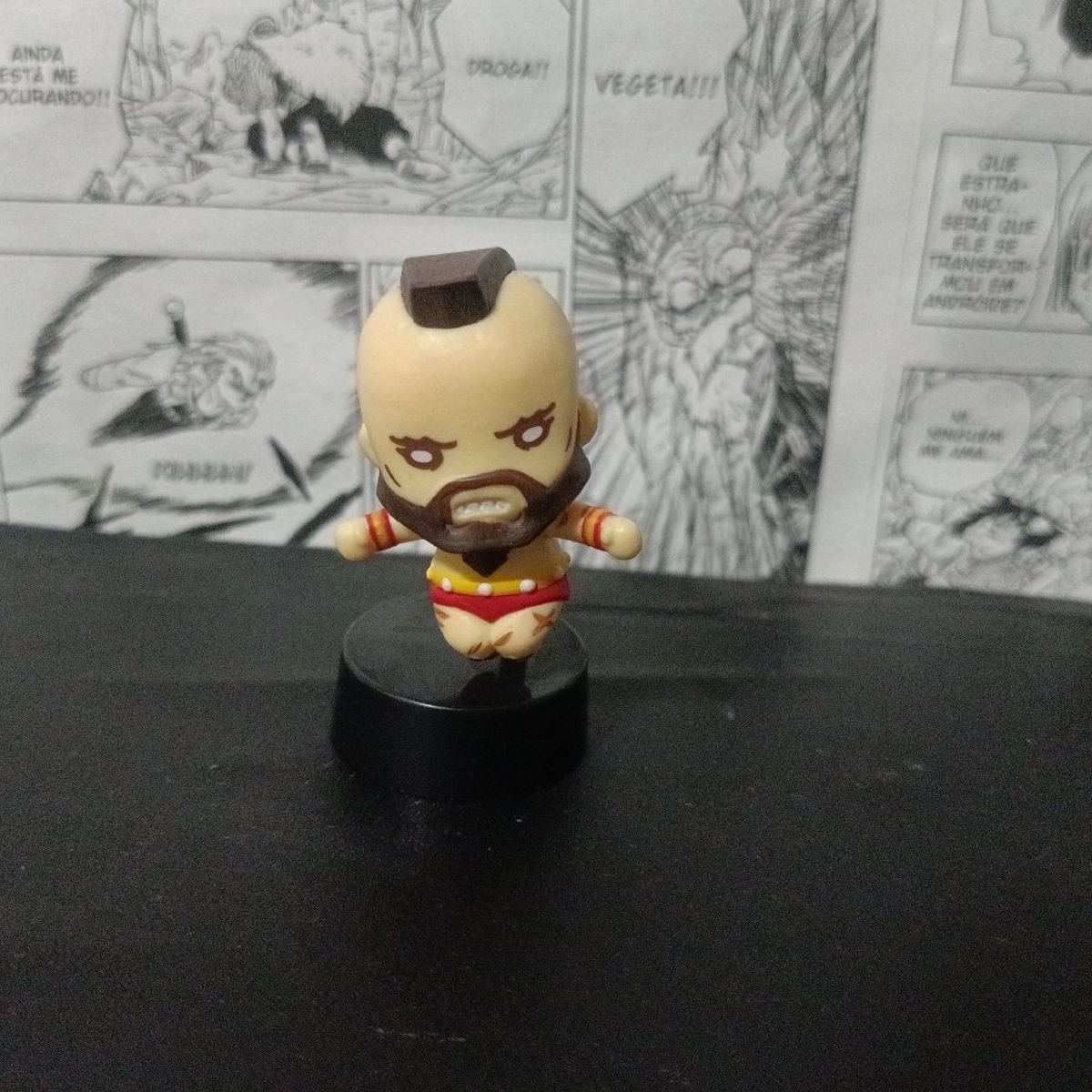 Estátua do Zangief tem a cara de doido!