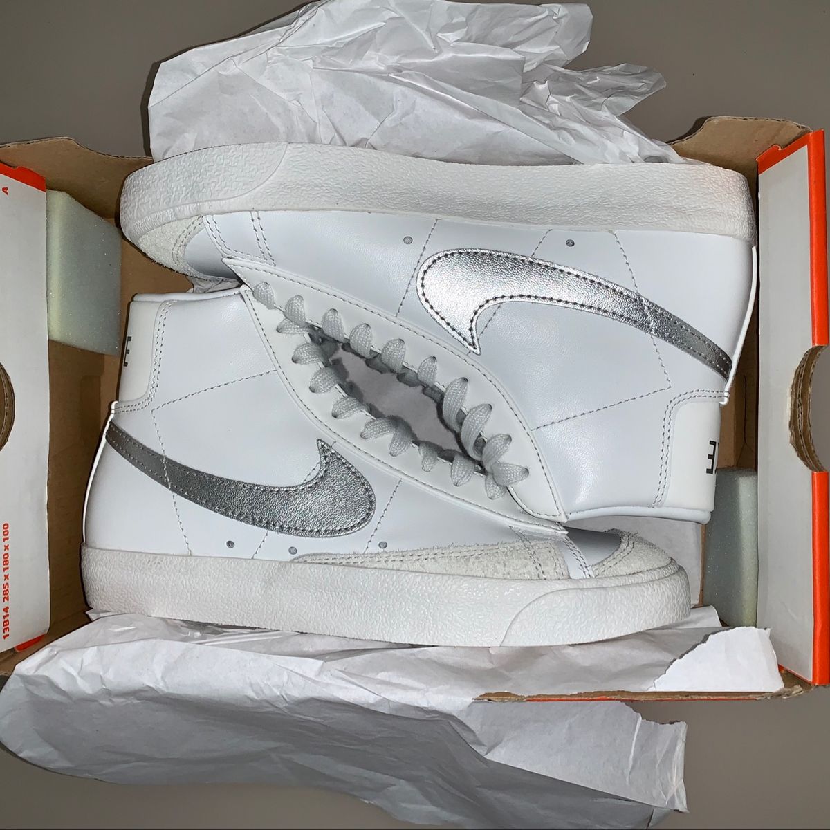 Nike Blazer Mid 77 store SE