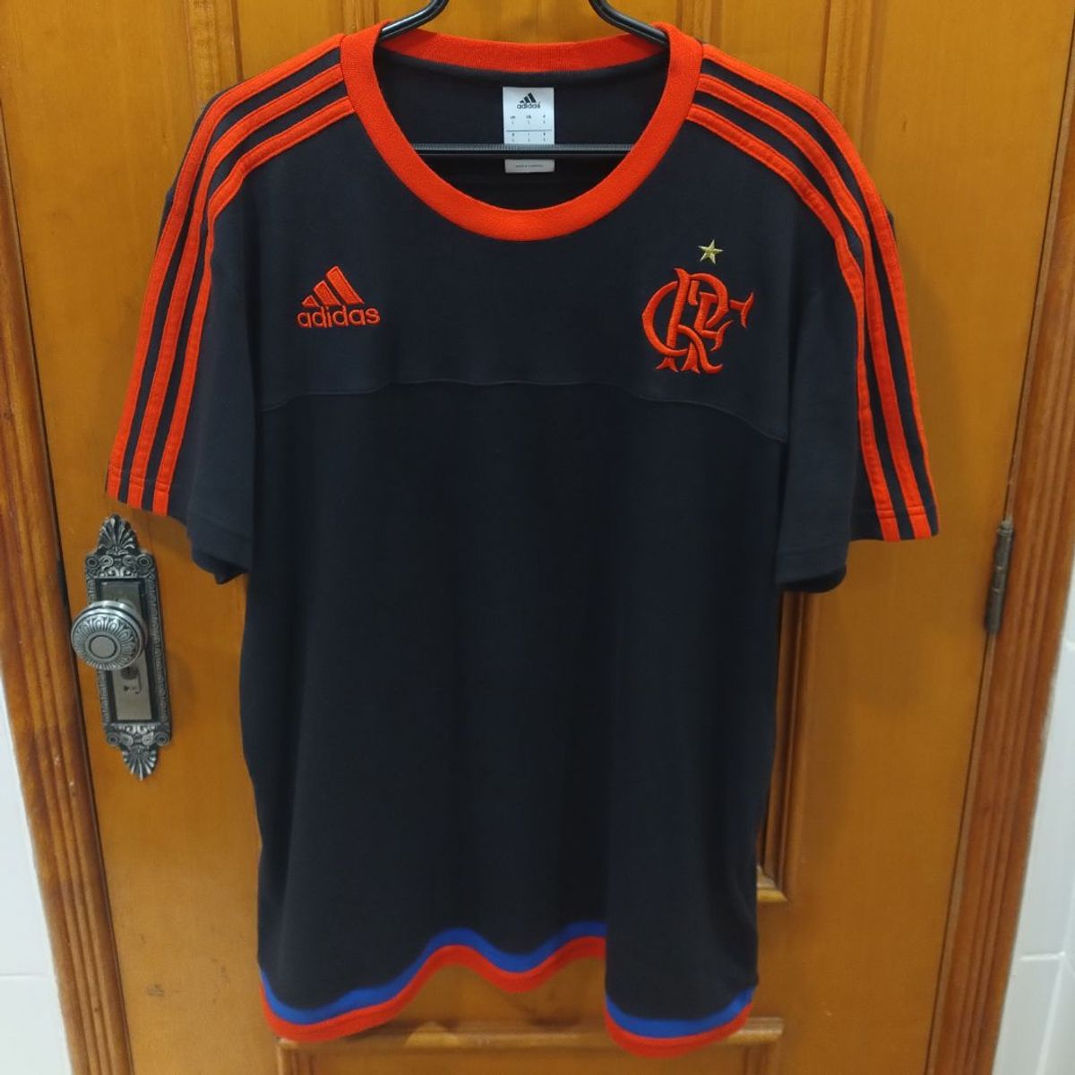 Camisa da adidas hot sale olho de gato