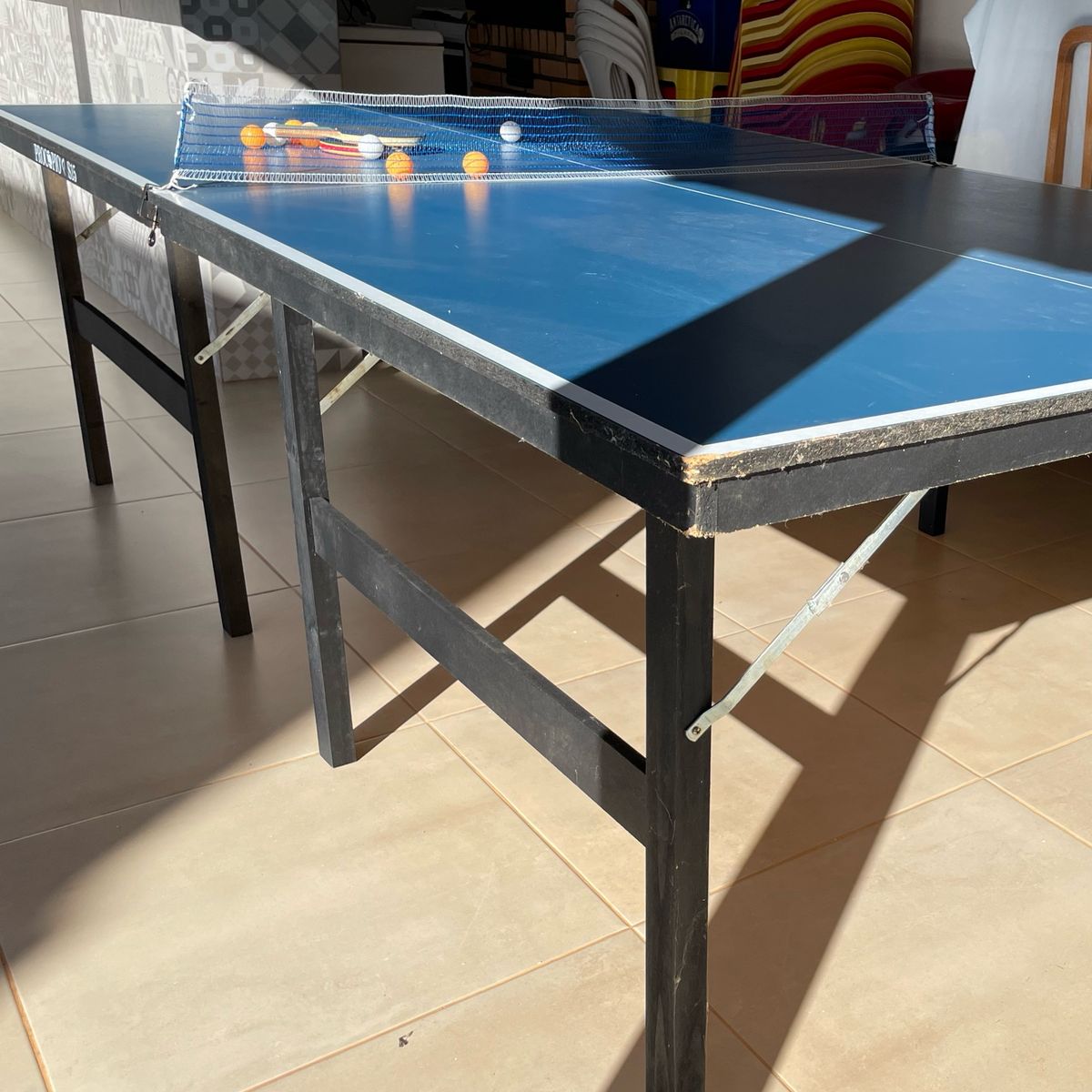 Qual o tamanho de uma mesa de ping pong?