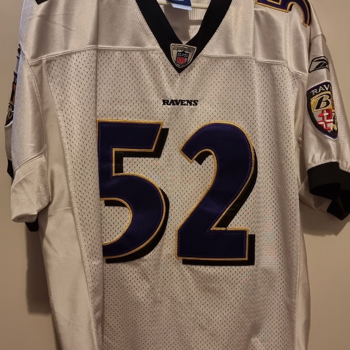 2005-06 BALTIMORE RAVENS R. LEWIS #52 REEBOK PREMIER JERSEY (AWAY