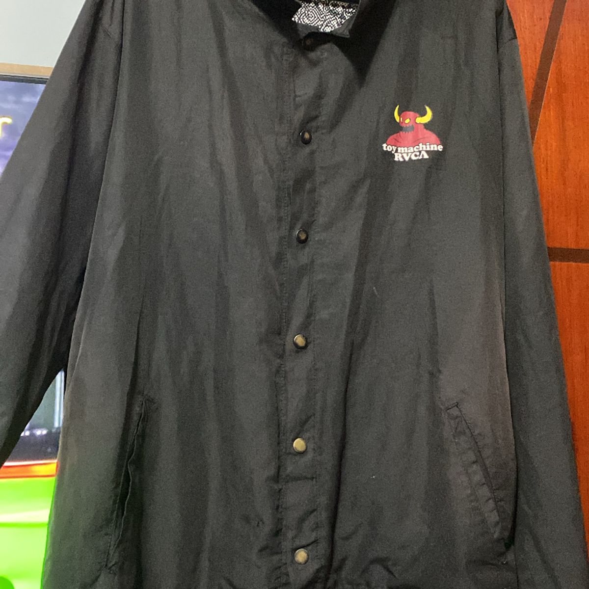 Jaqueta Rvca X Toy Machine Casaco Feminino Rvca Usado 109018246 enjoei