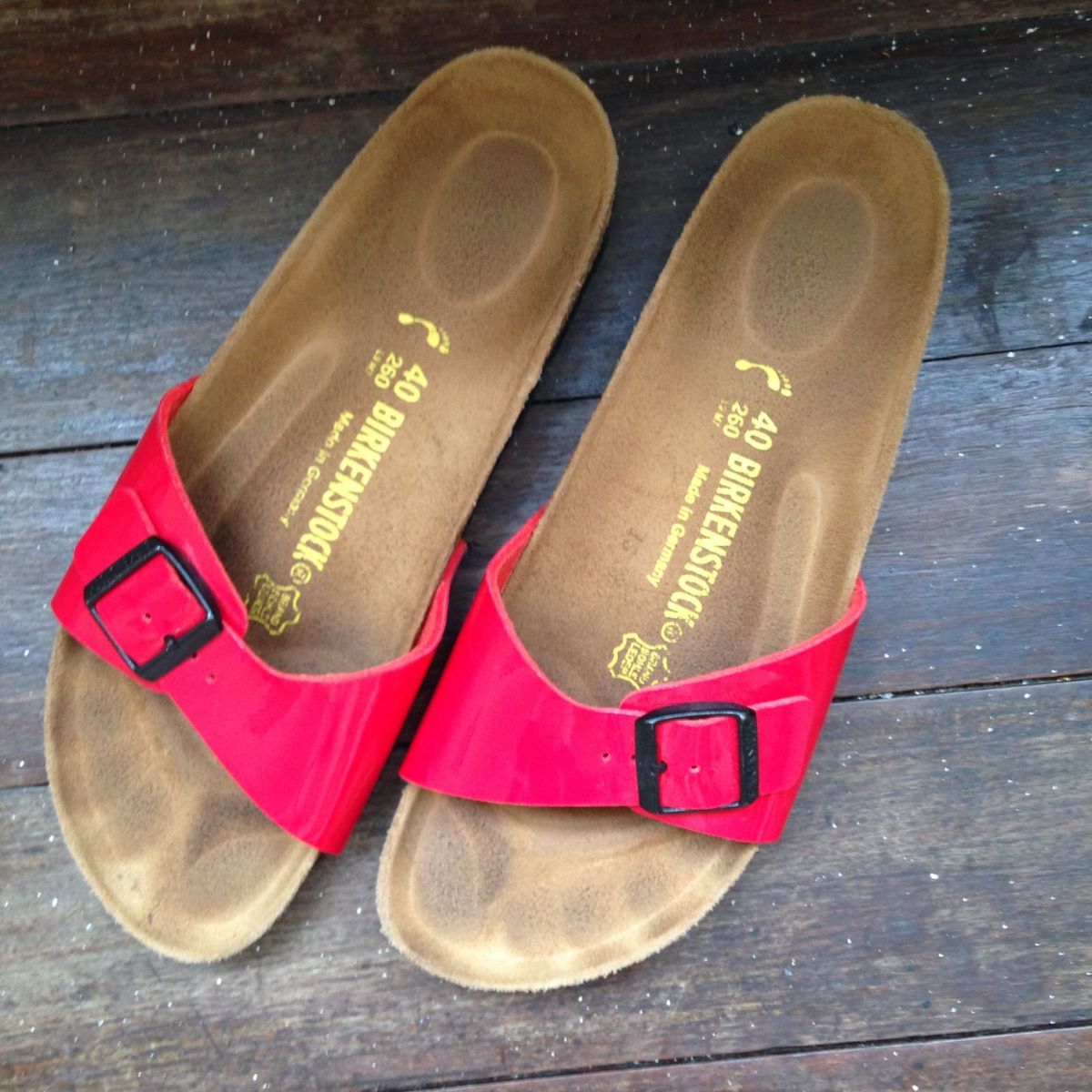 birkenstock vermelha