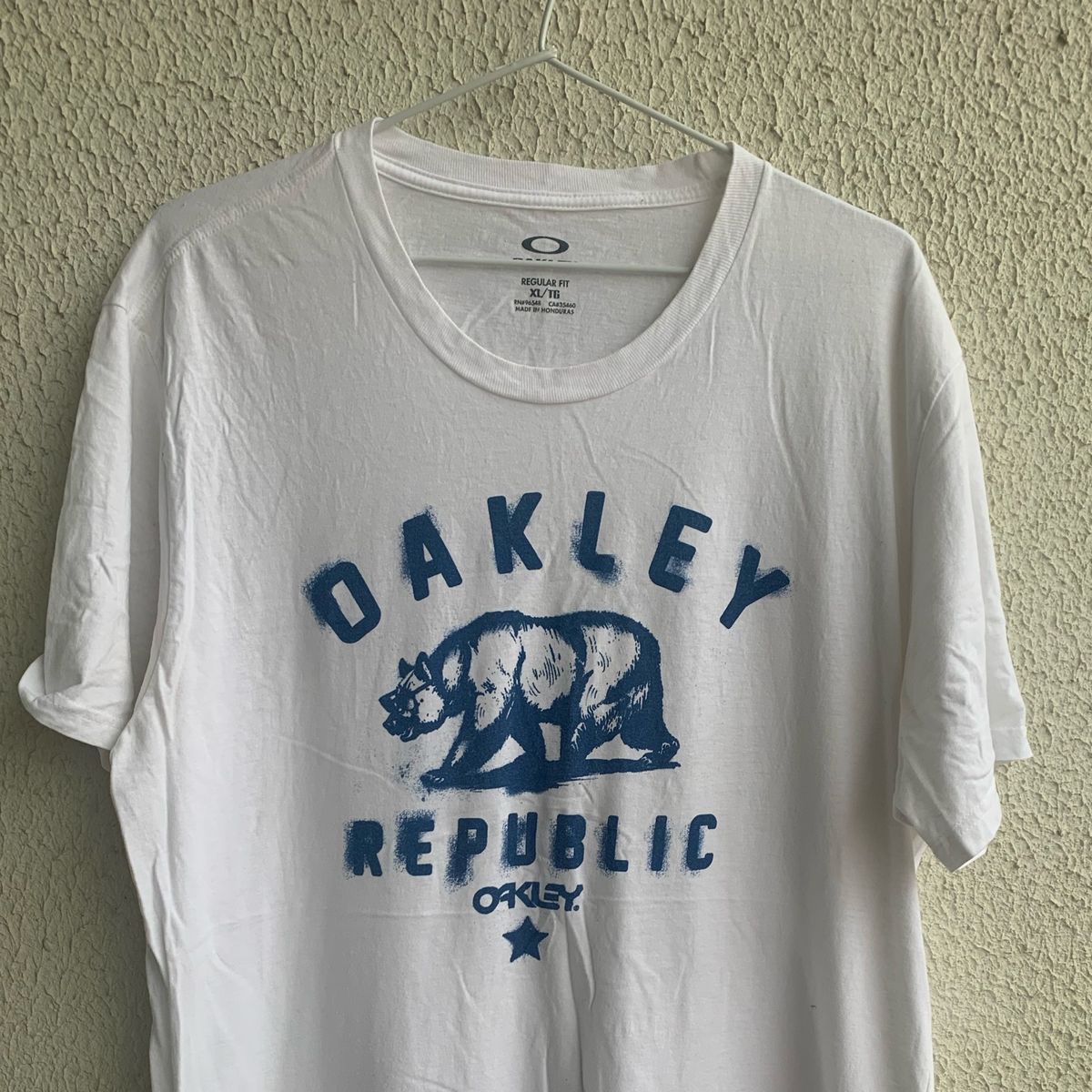 Camiseta Oakley Bear Republic - Camiseta Oakley Bear Republic - Oakley