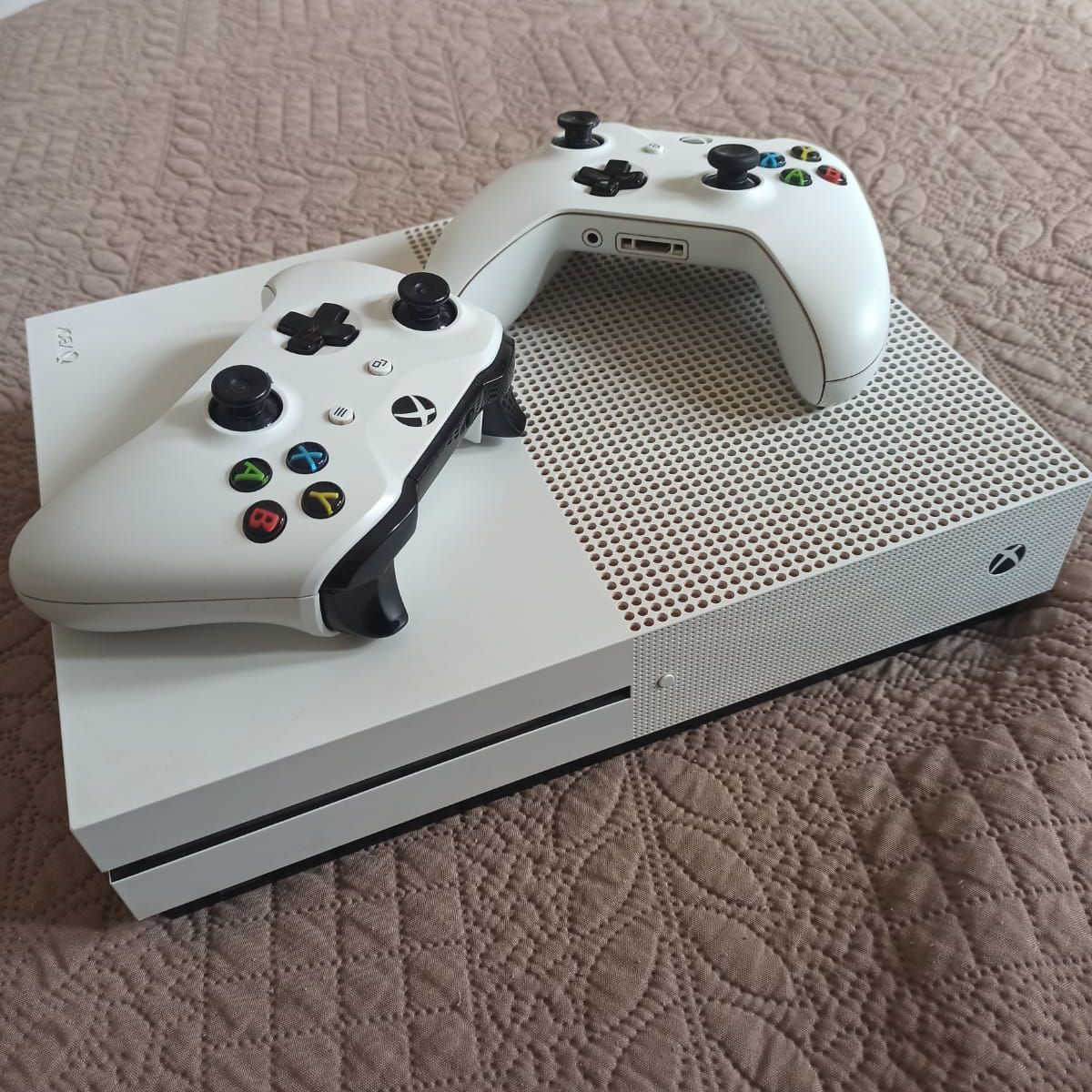 Xbox One S | Console de Videogame Xbox One S Usado 90160909 | enjoei