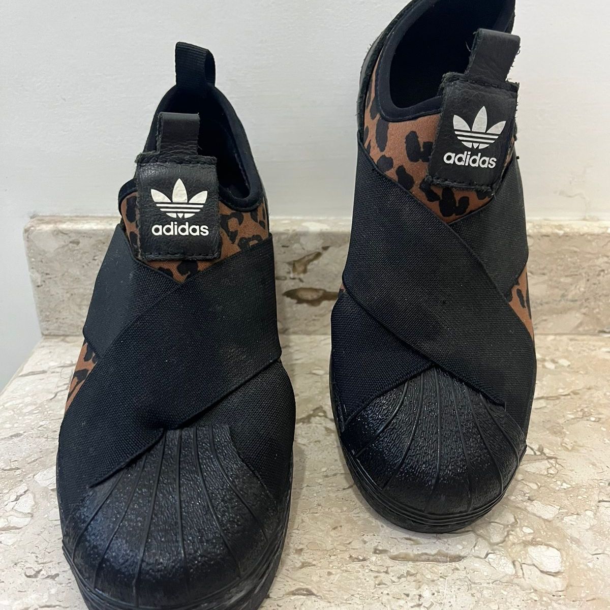 Adidas store superstar onça