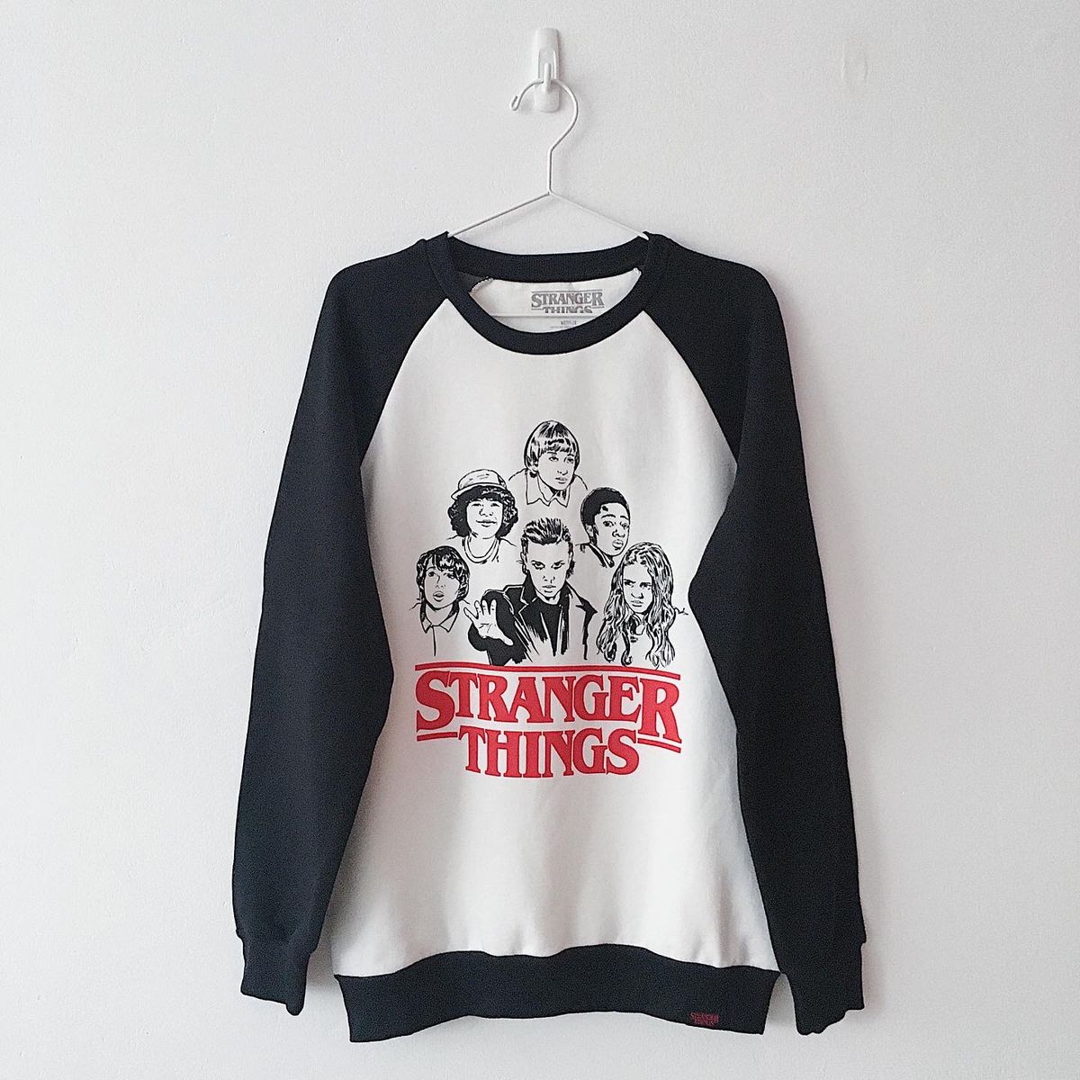 moletom stranger things adidas