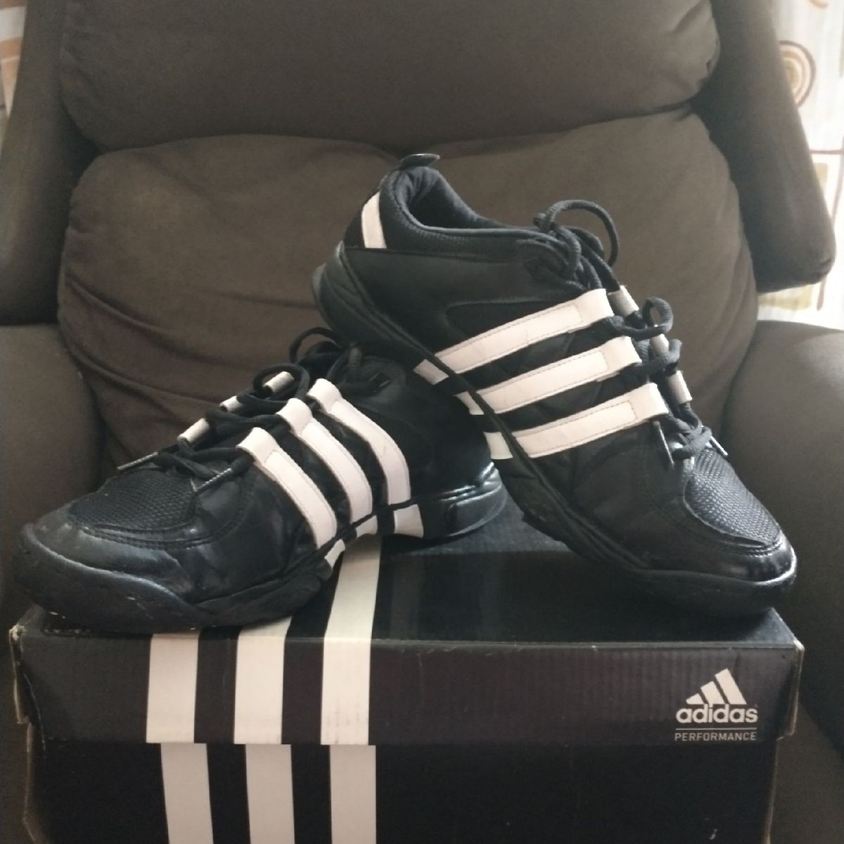 Tenis adidas 2025 4.4 preto