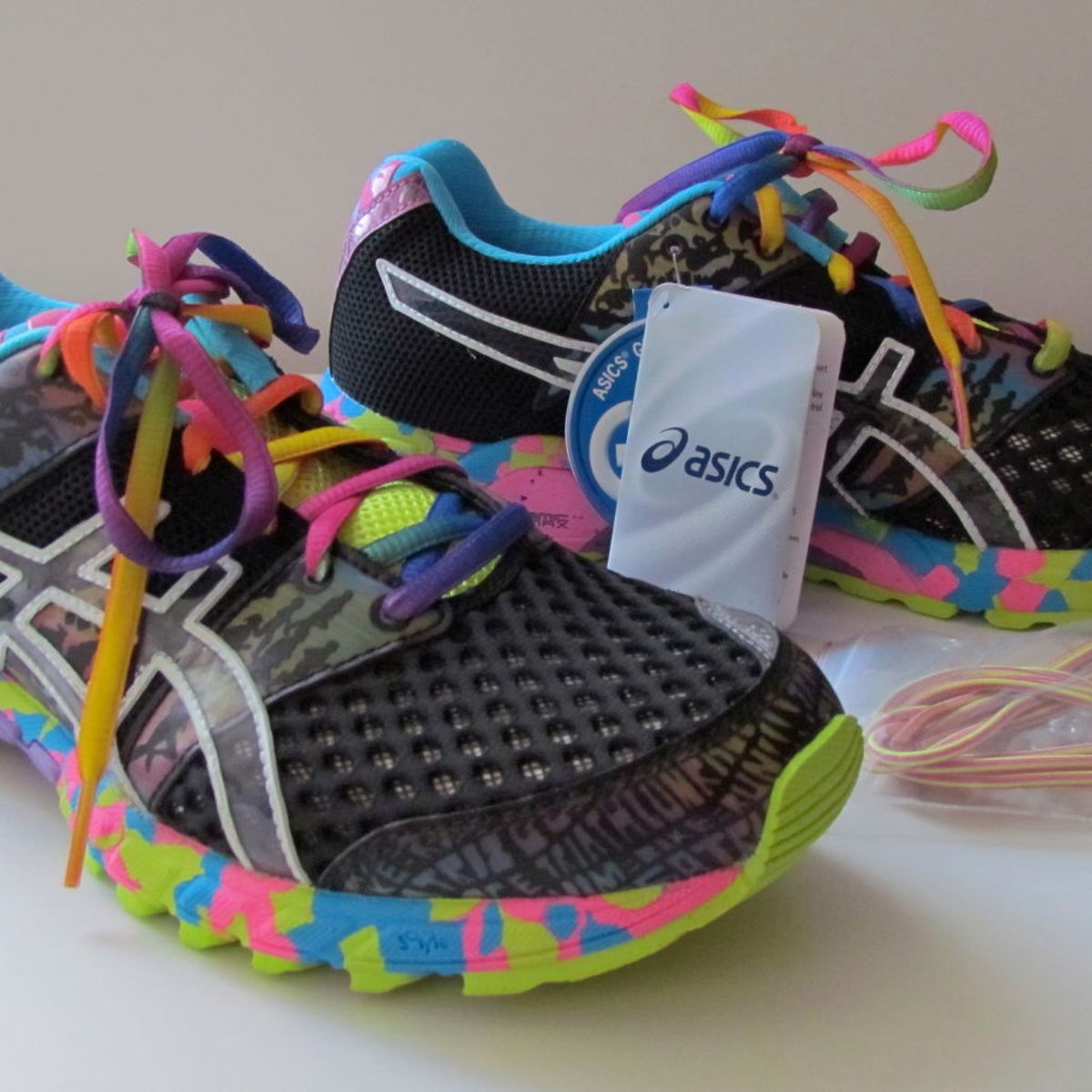 tenis feminino asics colorido