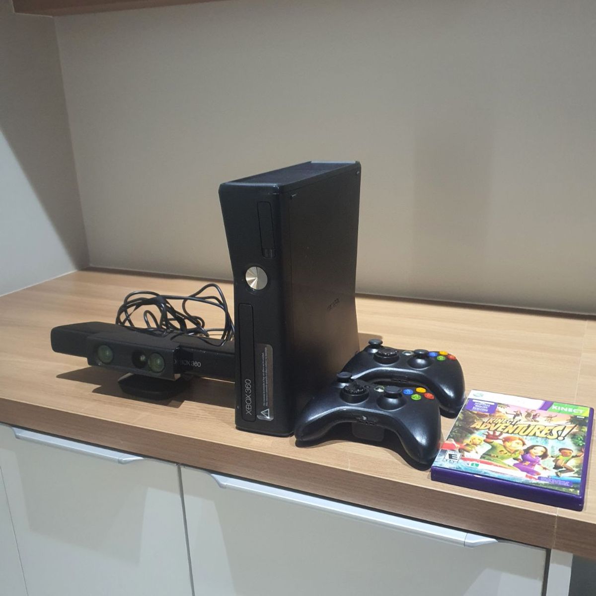 Xbox 360 Coleção com 32 Jogos para Colecionador com Kinect e 2 Controles, Jogo de Videogame Xbox Usado 78452244