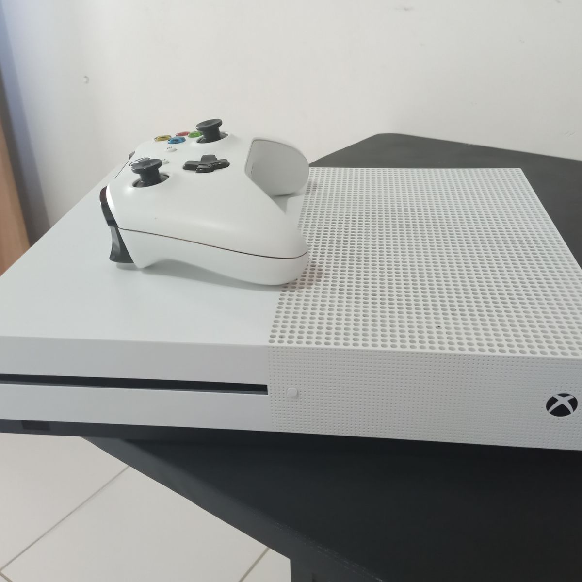 Xbox One S 1tb.  Console de Videogame Xbox One S Usado 84649276