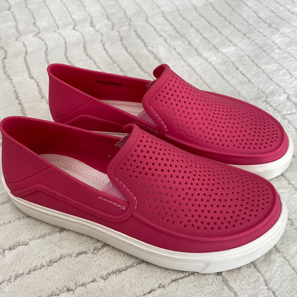 Tenis store feminino crocs