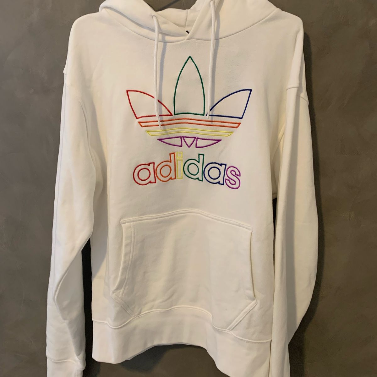 moletom pride adidas