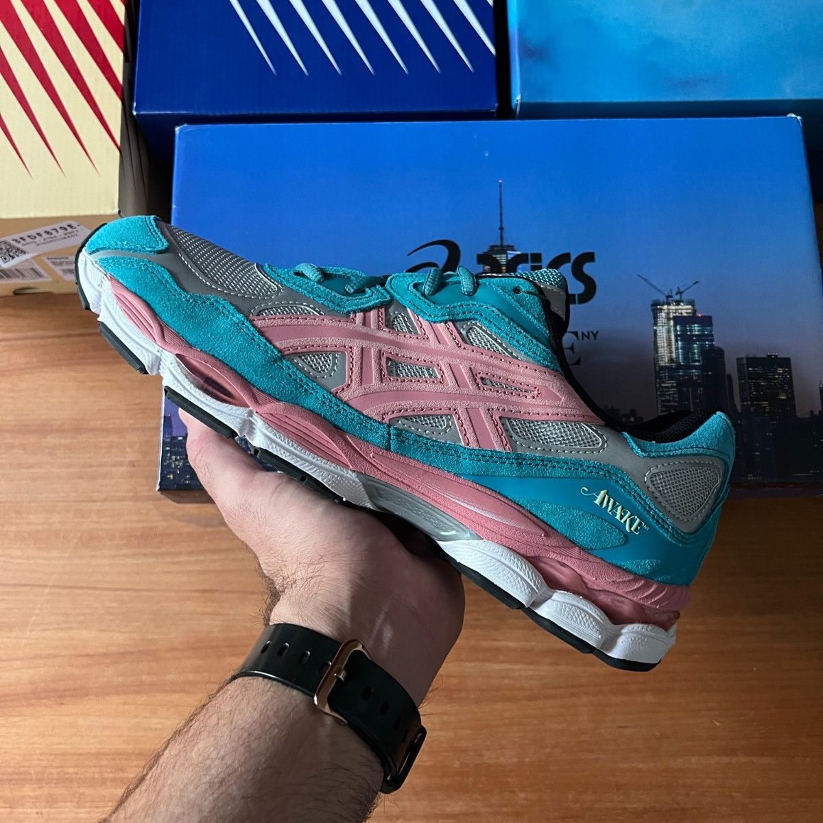 AWAKE NY × ASICS \"GEL NYC\" 1122895_01-jpg-ucxiv0qzz2.png