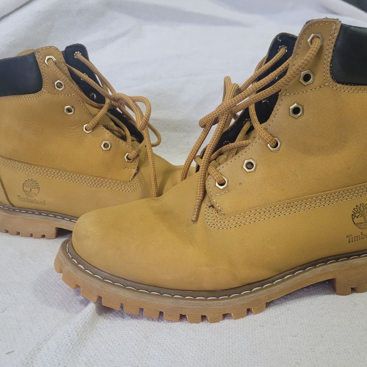 Bota amarela best sale feminina timberland