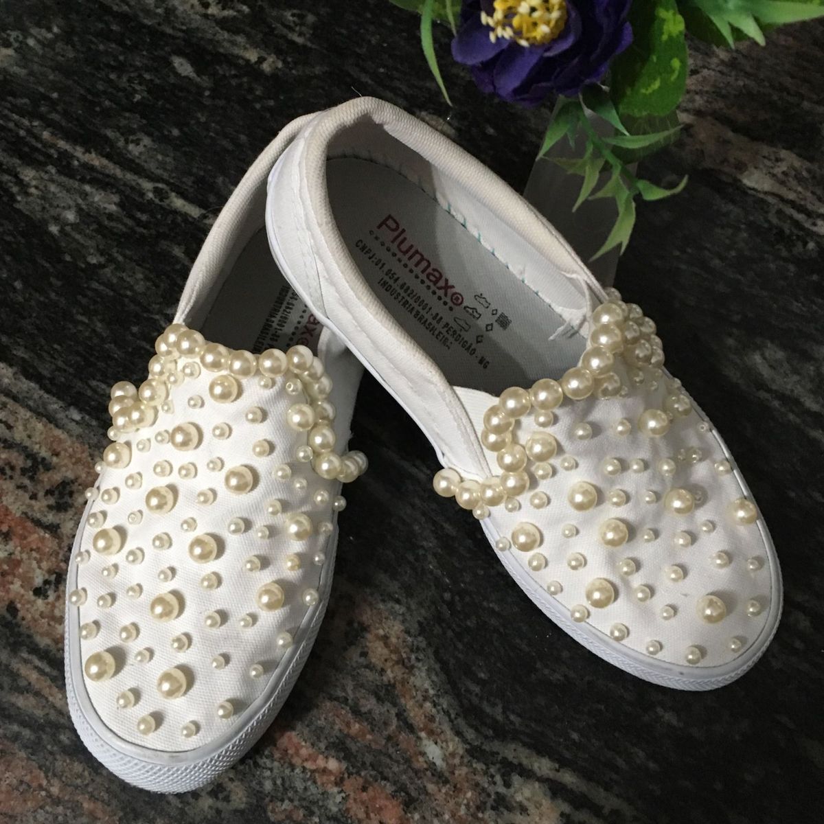tênis customizado com pérola
