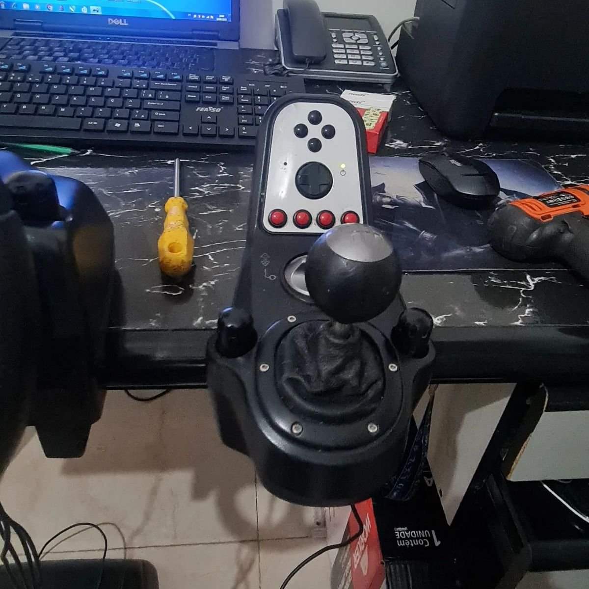 Volante Logitech G25 em segunda mão durante 75 EUR em Vilanoveta na WALLAPOP