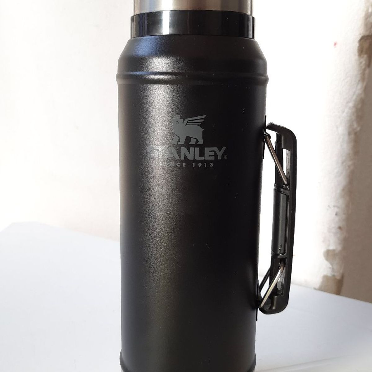 Garrafa Térmica Classic Matte Black 0,95L - Stanley Lojão de