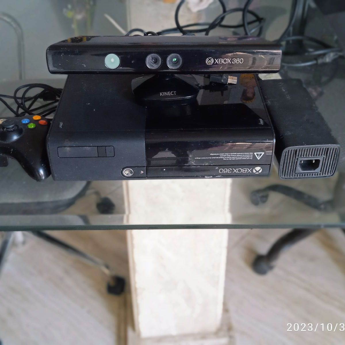 Microsoft Xbox 360 Super Slim 4gb + 3 Jogos Standard Cor Preto em