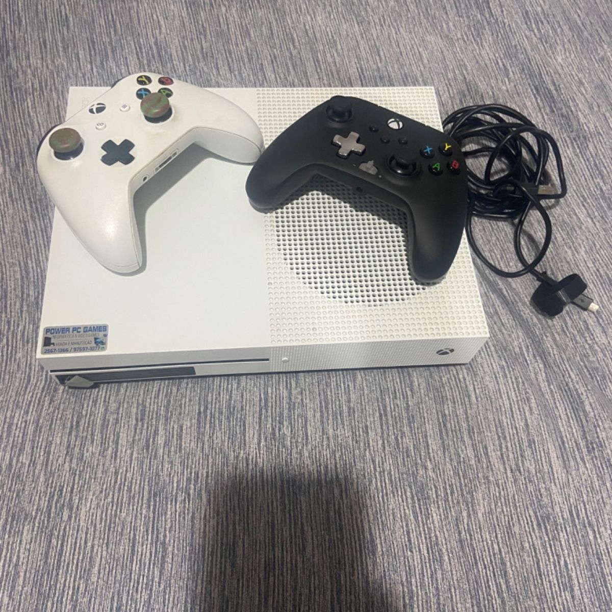 Xbox One S | Console de Videogame Xbox One S Usado 90160909 | enjoei