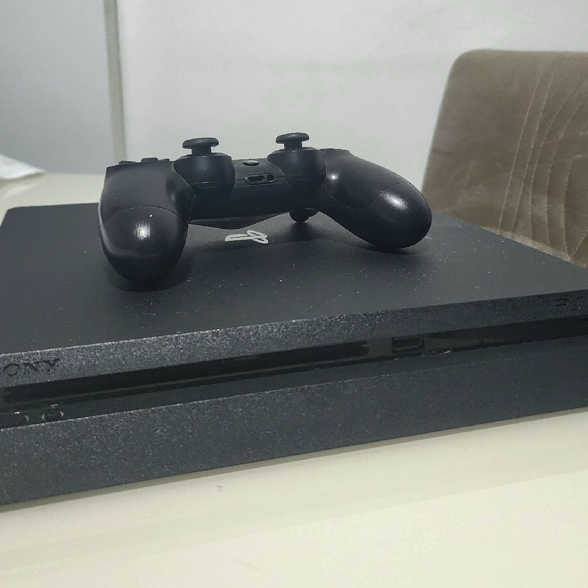 Console Sony PlayStation4 e Controle 1TB Preto