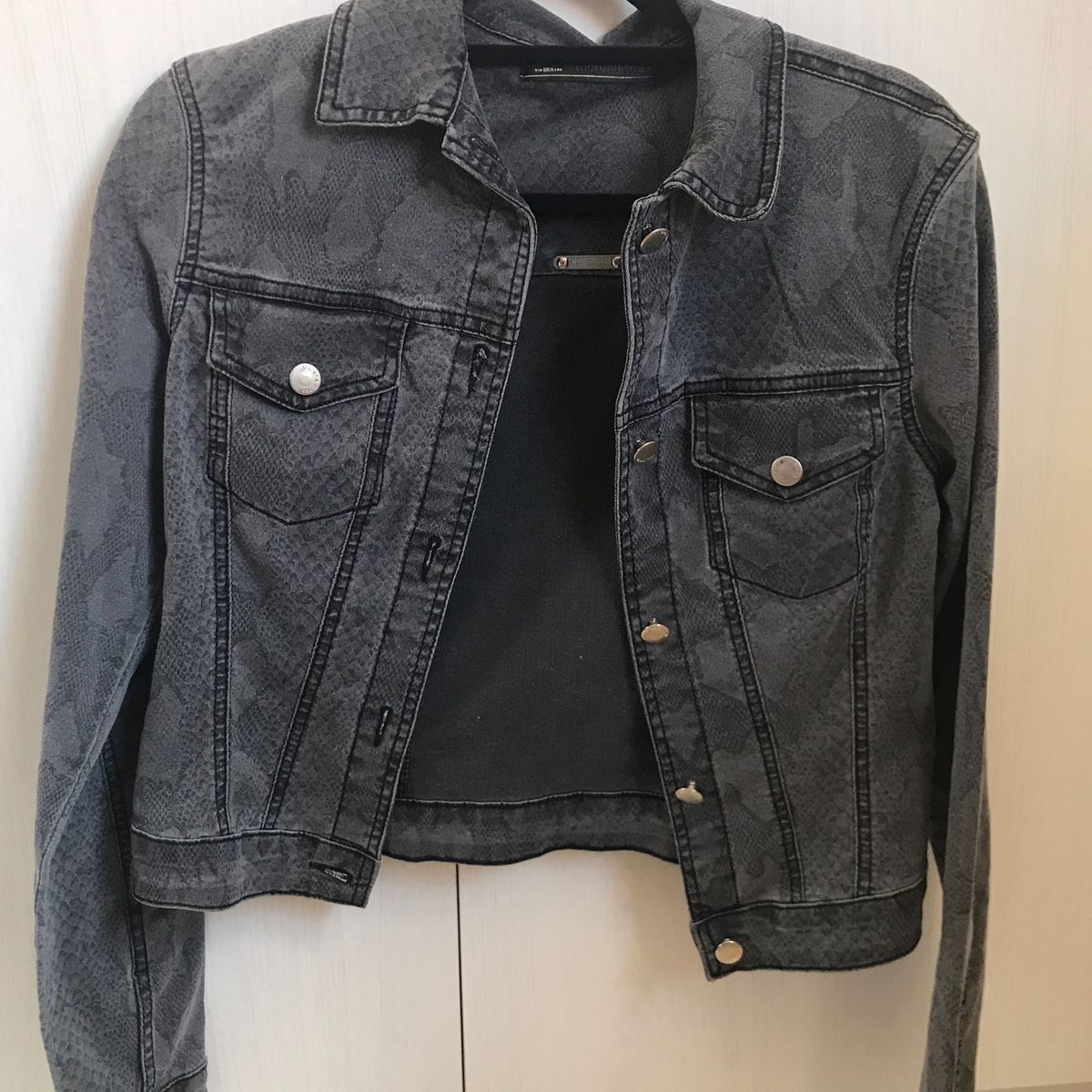 jaqueta jeans feminina morena rosa