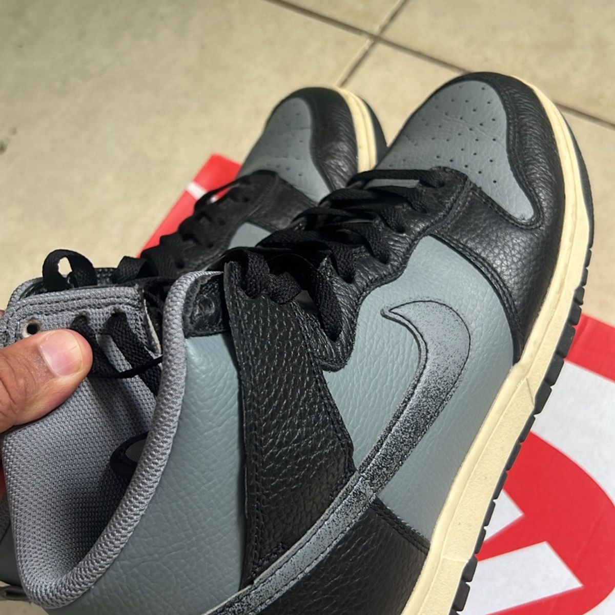NIKE DUNK HI RETRO PRM (Sail/Chocolate) - Corre de Rua