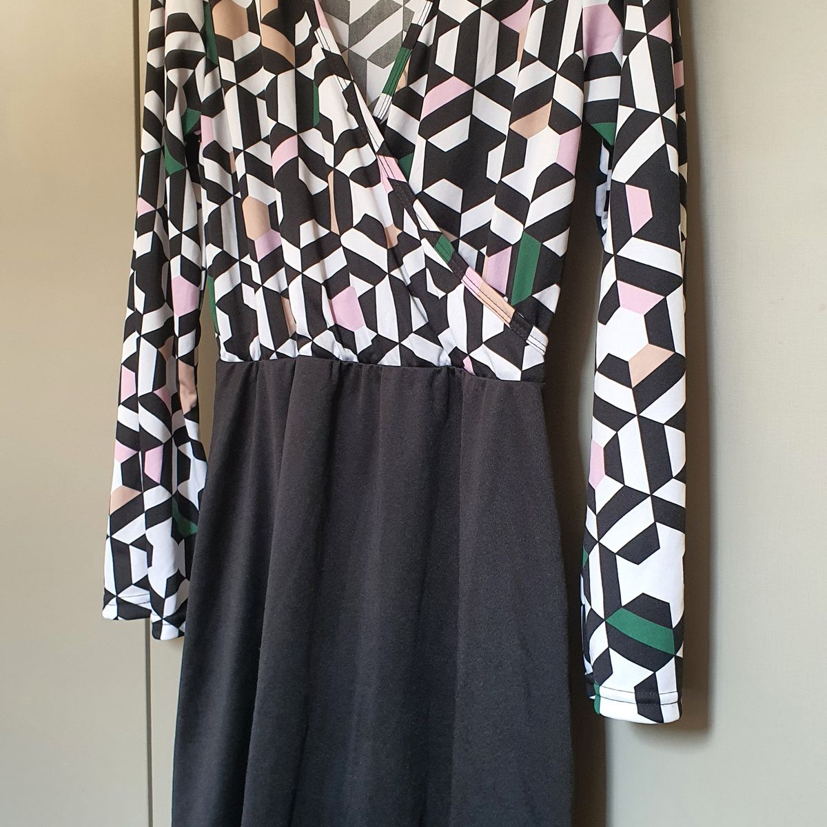 Vestido Curto com Decote Transpassado Posthaus Usado 107529552 - Main Image