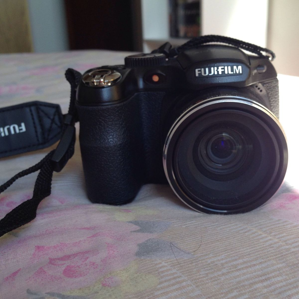 fuji s1800 camera