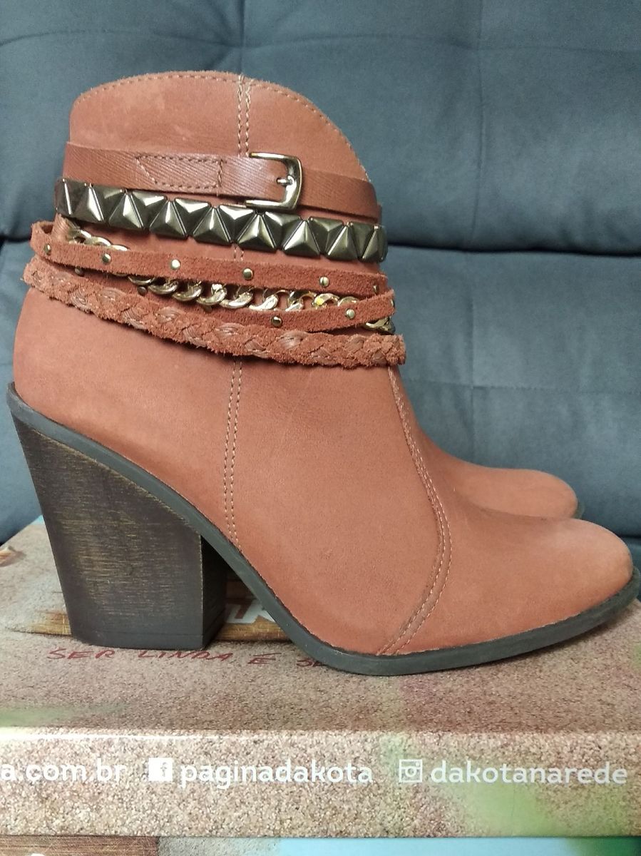 bota dakota passarela